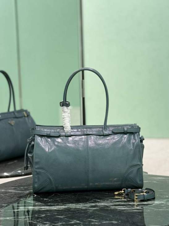 Picture of Prada Handbags _SKUfw195898317fw
